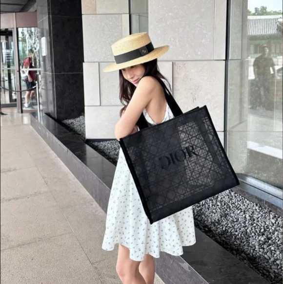 Dior-Logo Tote Bag (Black 🖤) - Picture 7 of 11